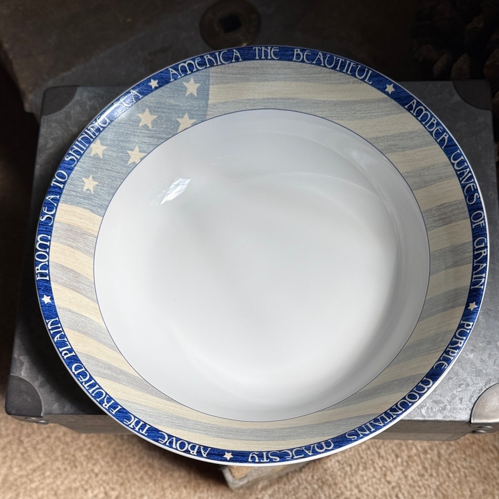RARE! Sakura “America The Beautiful” Serving Bowl